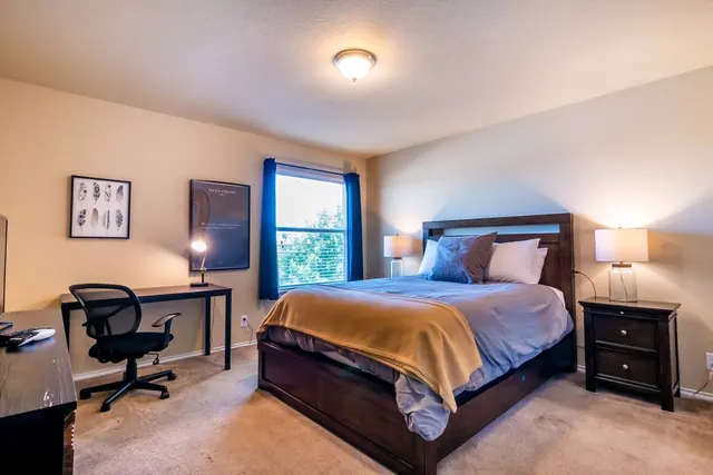 Crashpad · Room 2 in Converse, photo 1