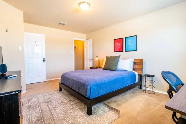 Crashpad · Room 3 in Converse, photo 28